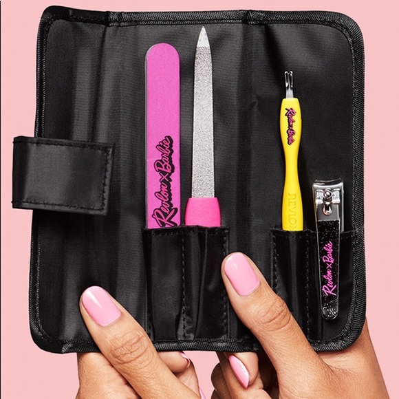 ⚜️RevlonxBarbie Manicure Essentials Kit! - Picture 5 of 6